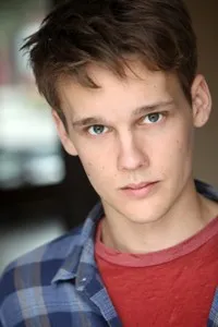 영화배우인 헌터 두한의 대표 이미지