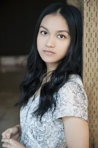 영화배우인 케이틀린 층의 대표 이미지