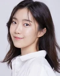 영화배우인 윤설의 대표 이미지