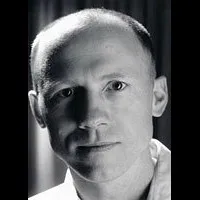 영화배우인 마이클 돌런의 대표 이미지