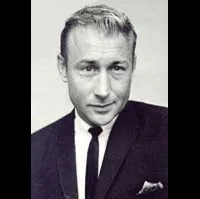 배우인 닉 아담스의 대표 이미지