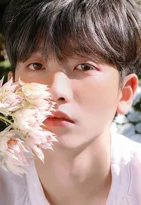 가수, 영화배우인 홍은기의 대표 이미지