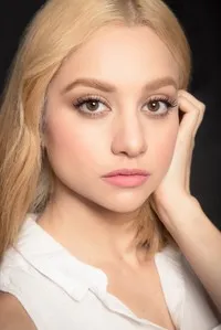 영화배우인 히메나 고메스의 대표 이미지