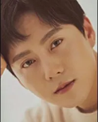 영화배우인 서준의 대표 이미지