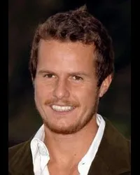 배우인 리카르도 트레파의 대표 이미지