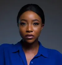 영화배우인 이니 디마 오코지에의 대표 이미지