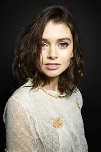 영화배우인 매들린 코글런의 대표 이미지