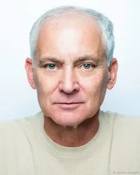 배우인 숀 설리번의 대표 이미지