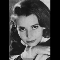 배우인 수잔 스트라스버그의 대표 이미지