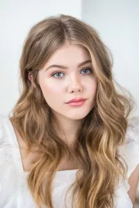 영화배우인 케리 메더스의 대표 이미지