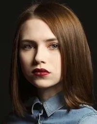 영화배우인 야나 옌자예바의 대표 이미지