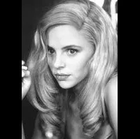 영화배우인 트레이시 린드의 대표 이미지