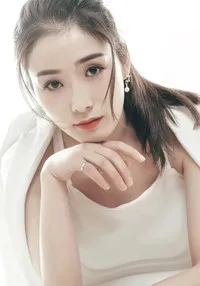 영화배우인 조설의 대표 이미지