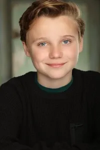 영화배우인 애셔 비숍의 대표 이미지