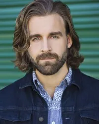 영화배우인 제임스 할 하디의 대표 이미지