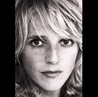 영화배우, 가수인 상드린느 키버랭의 대표 이미지