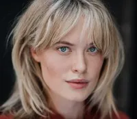 영화배우인 그레이스 퀼리의 대표 이미지