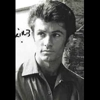 영화배우인 조지 차키리스의 대표 이미지