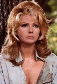 영화배우인 실바 코스치나의 대표 이미지