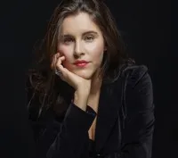 영화배우인 마리안나 맥클레런의 대표 이미지