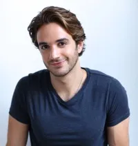 영화배우인 AJ 세데뇨의 대표 이미지