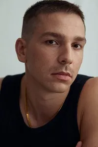 영화배우인 톰 레이스트룀의 대표 이미지