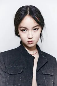 영화배우인 루시 장의 대표 이미지