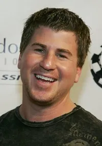 배우인 제이슨 허비의 대표 이미지