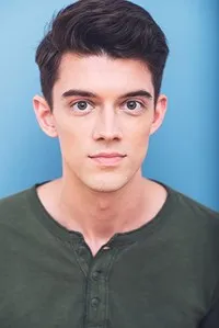 영화배우인 테일러 터너의 대표 이미지