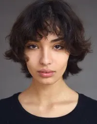 영화배우인 에스테르 베르네-롤랑드의 대표 이미지