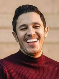 영화배우인 히샴 하라그의 대표 이미지