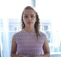 영화배우인 아이올라 에번스의 대표 이미지