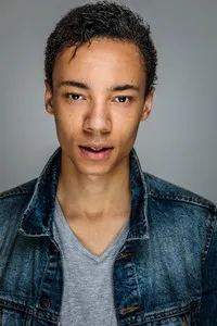 영화배우인 키트 영의 대표 이미지