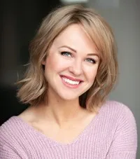 영화배우인 크리스틴 마리 젠슨의 대표 이미지