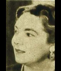 배우인 메리 클레어의 대표 이미지