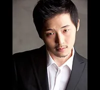 영화배우인 강마루의 대표 이미지