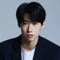 영화배우인 김민의 대표 이미지