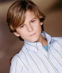 영화배우인 로리 토스트의 대표 이미지