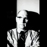 영화배우인 피터 맥로비의 대표 이미지