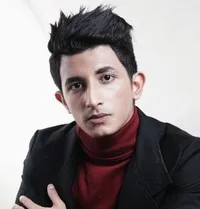 영화배우인 래쉬 플로레스의 대표 이미지