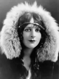 영화배우인 넬 쉽먼의 대표 이미지