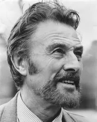 배우인 잭 그윌림의 대표 이미지