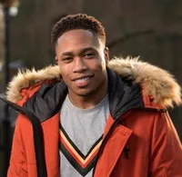 영화배우인 이므란 아담스의 대표 이미지