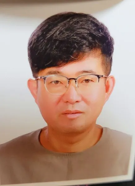 배우.연출인 김동일의 대표 이미지