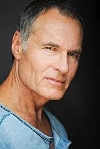 배우인 닐 딕슨의 대표 이미지