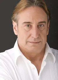 영화배우인 후안조 푸이그코베의 대표 이미지