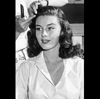 영화배우인 엘레인 스튜어트의 대표 이미지