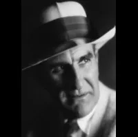 배우인 어니스트 토렌스의 대표 이미지