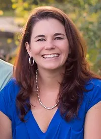 배우인 지니 제임스의 대표 이미지