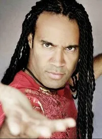 배우인 T.J. 스톰의 대표 이미지